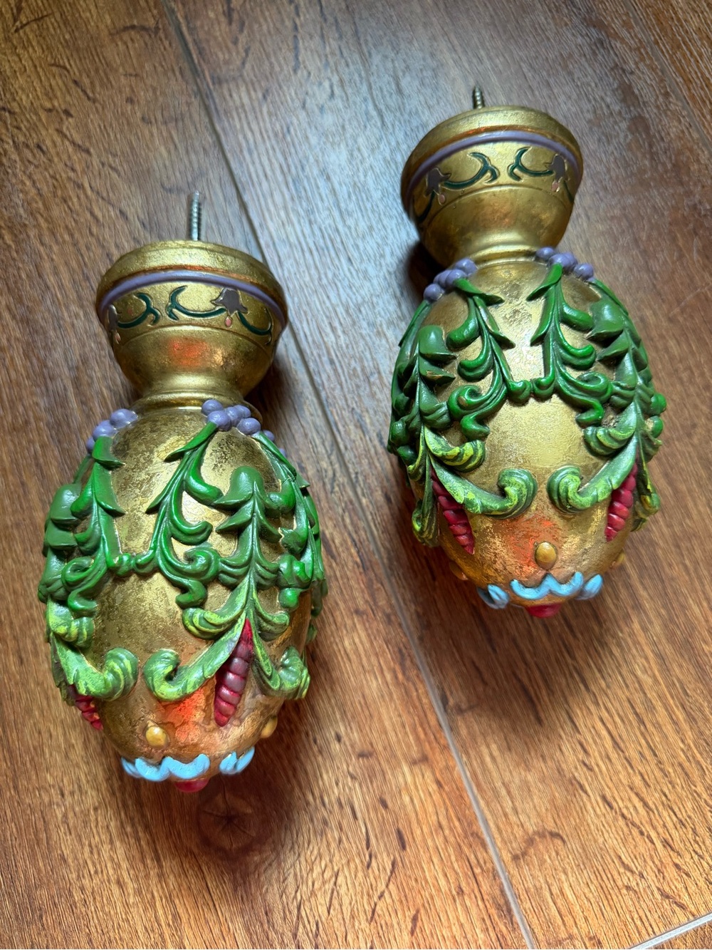 Decorative Gold Curtain Rod Finials with Green Vine Accents - Pair - Picture 4 of 8